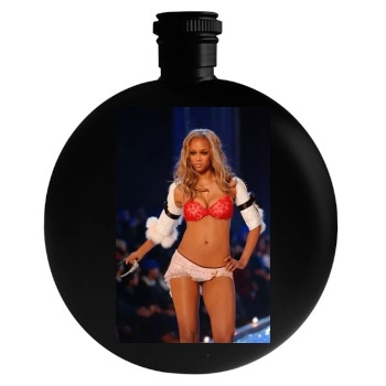 Tyra Banks Round Flask