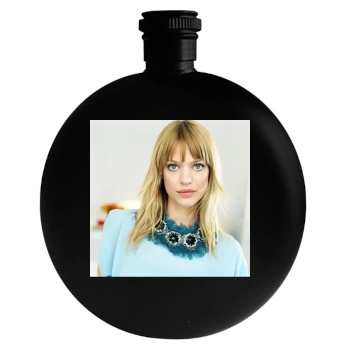 Heike Makatsch Round Flask