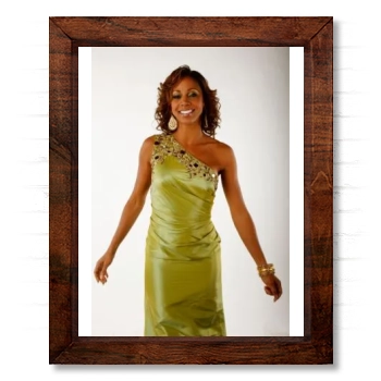 Holly Robinson Peete 14x17