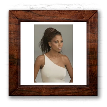 Holly Robinson Peete 6x6