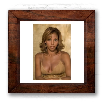 Holly Robinson Peete 6x6