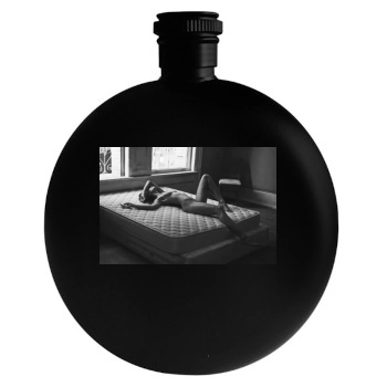 Amanda Pizziconi Round Flask