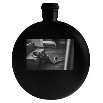 Amanda Pizziconi Round Flask