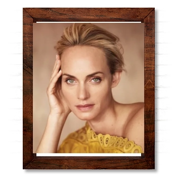 Amber Valletta 14x17