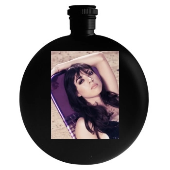 Aubrey Plaza Round Flask