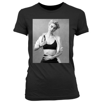 Elizabeth Debicki Women's Junior Cut Crewneck T-Shirt