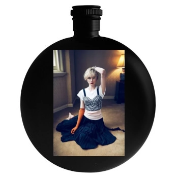 Elizabeth Debicki Round Flask