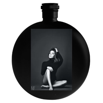 Aubrey Plaza Round Flask