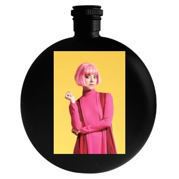 Aubrey Plaza Round Flask