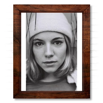 Sienna Miller 14x17