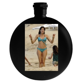 Stephanie Seymour Round Flask