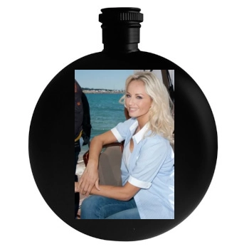 Adriana Karembeu Round Flask