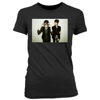 Tegan and Sara Women's Junior Cut Crewneck T-Shirt