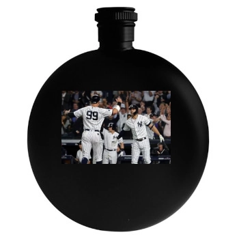 Giancarlo Stanton Round Flask