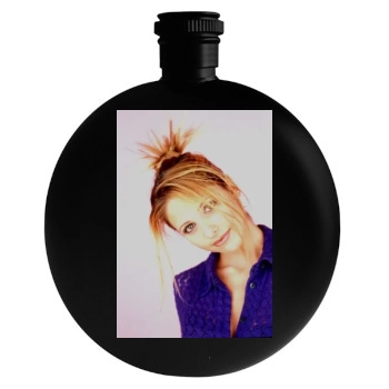 Sarah Michelle Gellar Round Flask