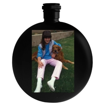 Shannen Doherty Round Flask