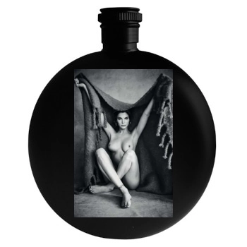 Stephanie Seymour Round Flask