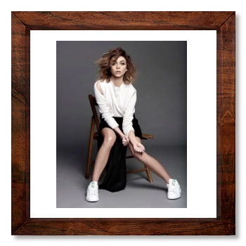 Sarah Hyland 12x12