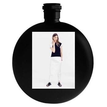 Sasha Pivovarova Round Flask