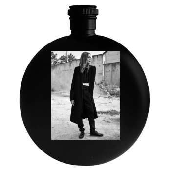 Sasha Pivovarova Round Flask