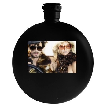 Sasha Pivovarova Round Flask