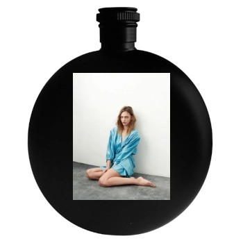 Sasha Pivovarova Round Flask