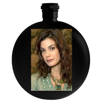 Teri Hatcher Round Flask