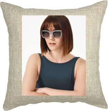 Mary Elizabeth Winstead Pillow