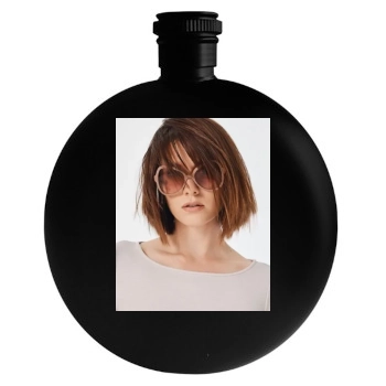 Mary Elizabeth Winstead Round Flask