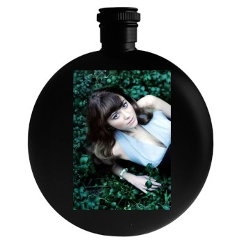 Mary Elizabeth Winstead Round Flask