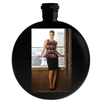 Mary Elizabeth Winstead Round Flask